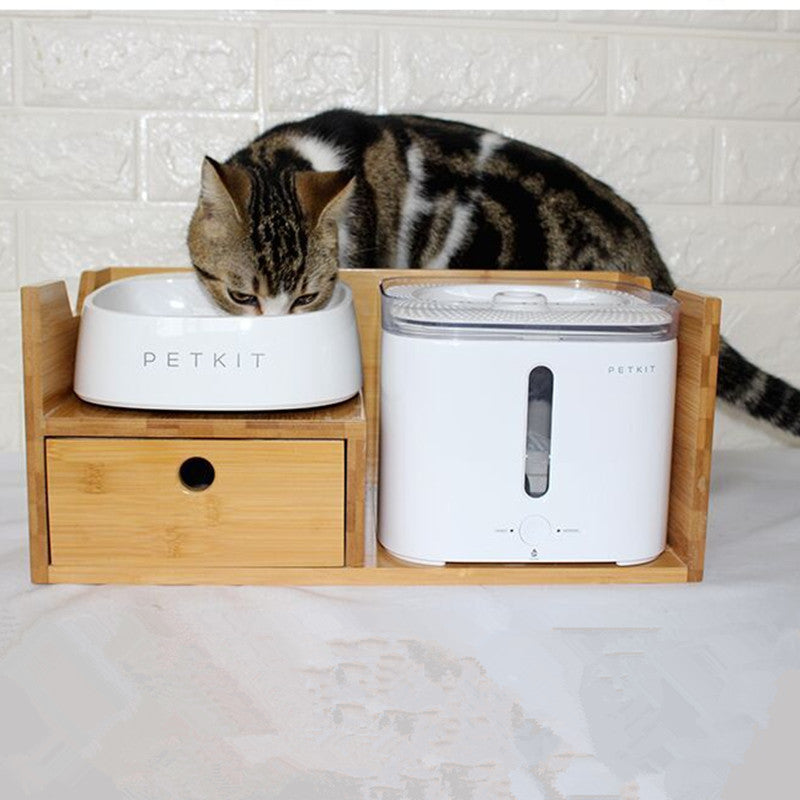 White pet drinking fountain - Pawluxe