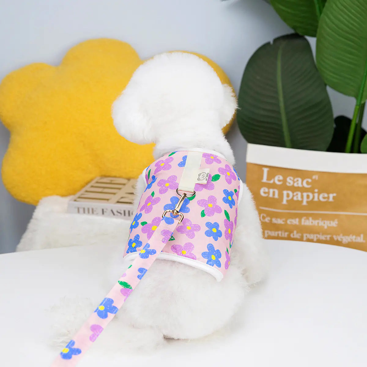 Pet Clothing with Chest Back Traction Rope and 23 Flowers - Pawluxe